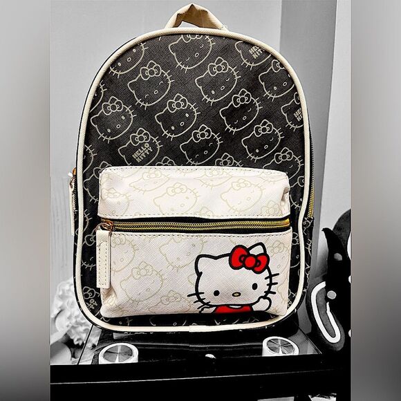Hello Kitty Officially Licensed Mini BackPack - Picture 1 of 5